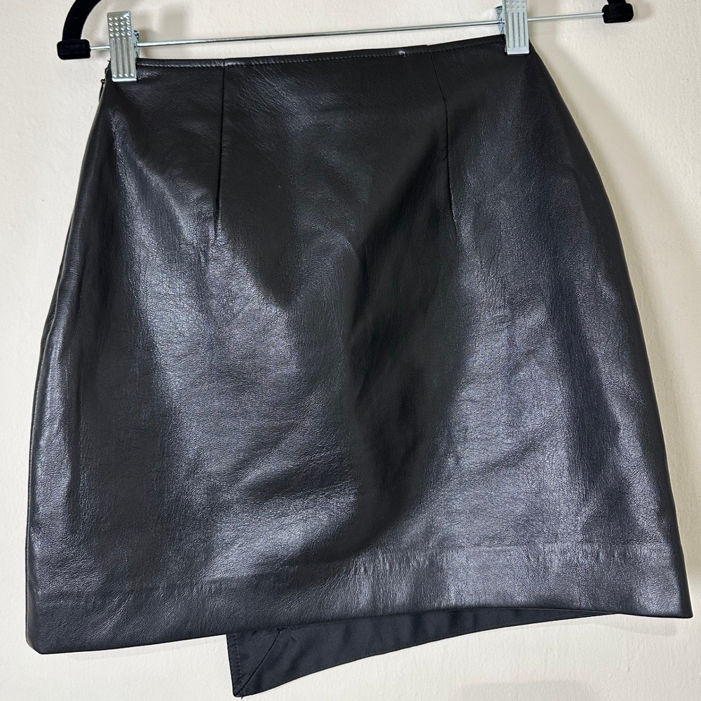 Babaton Aritzia Black Faux Leather Wrap Mini Skirt Asymmetrical, Size 0 - Picture 5 of 8